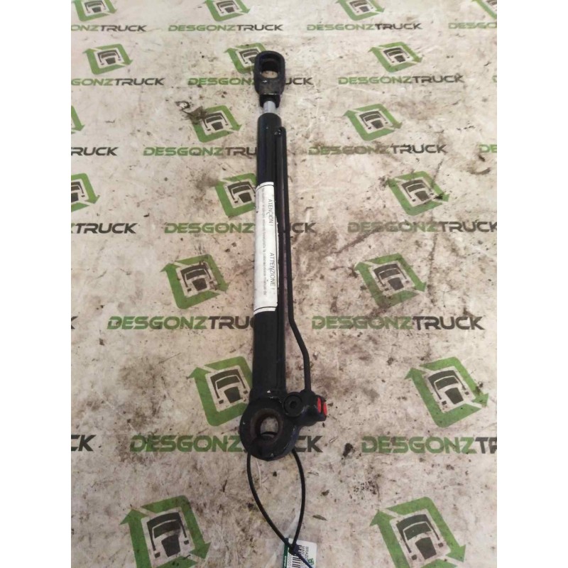 Recambio de brazo elevacion cabina para man l 2000 evolution l 2000 fki lk cabina doble con 3 puertas referencia OEM IAM 8541723 - Blanco