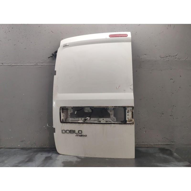 Recambio de porton trasero izquierdo para fiat doblo ii cargo (263) furgón sx referencia OEM IAM   
