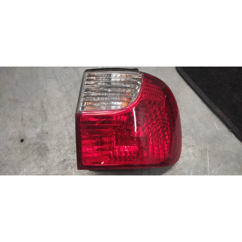 Recambio de piloto trasero derecho para hyundai h 1 h 1 furg.caja cerr.c. puerta referencia OEM IAM   4 PINS - Blanco