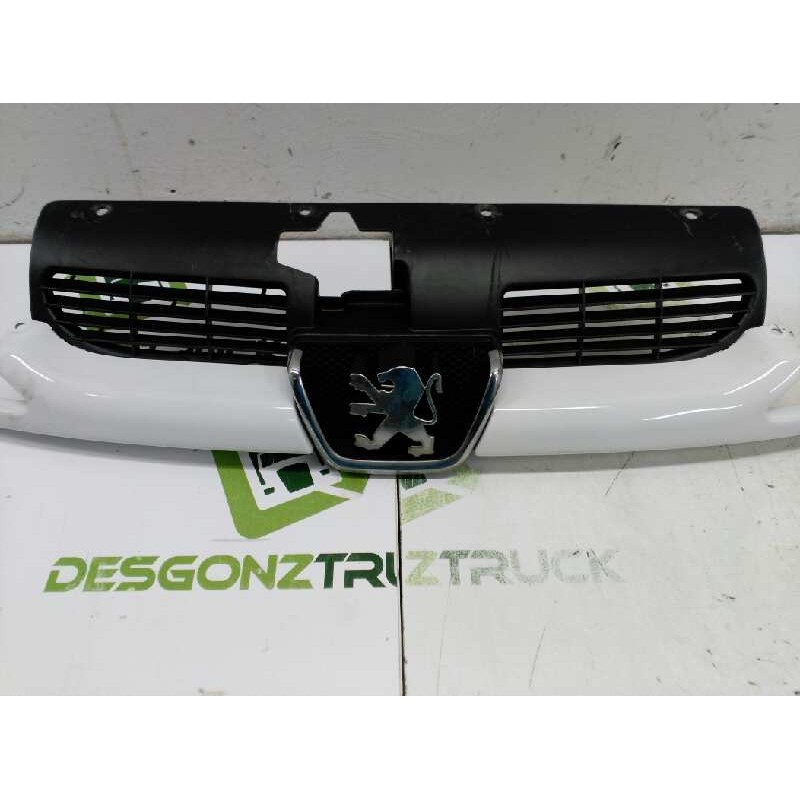 Recambio de rejilla delantera central para peugeot 206 berlina x-line referencia OEM IAM 9628691277 9628934280 - Blanco 2