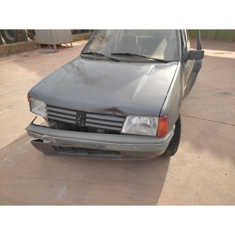 PEUGEOT 205 BERLINA