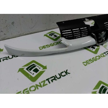 Recambio de rejilla delantera central para peugeot 206 berlina x-line referencia OEM IAM 9628691277 9628934280 