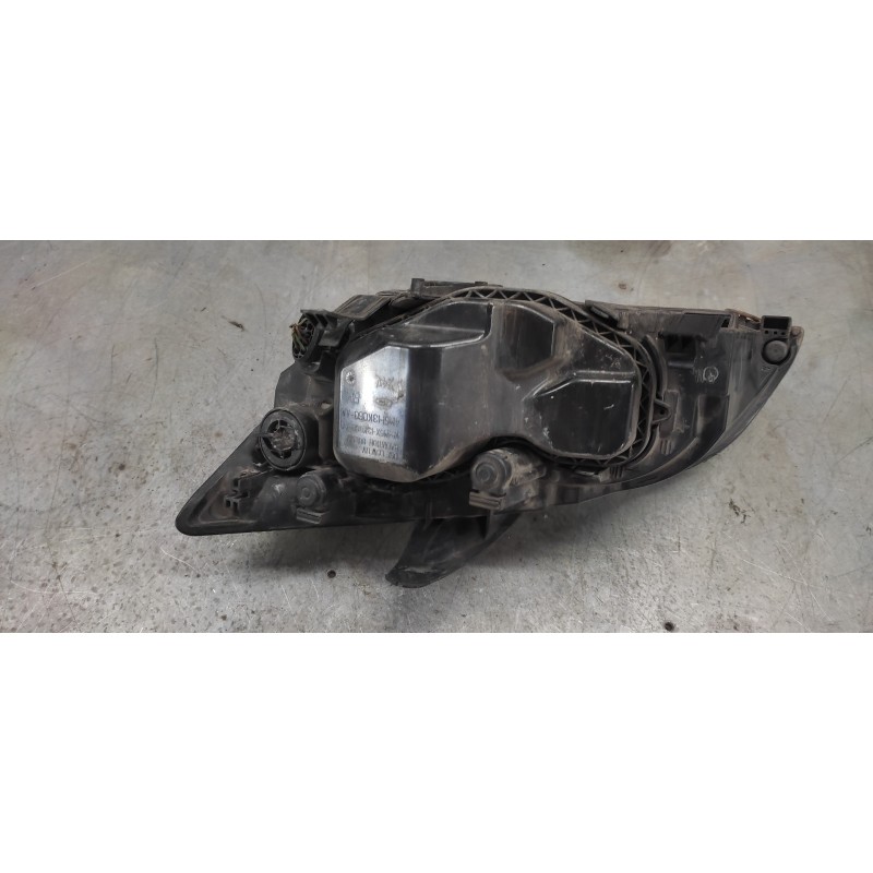 Recambio de faro derecho para ford focus berlina (cap) 1.6 tdci cat referencia OEM IAM 2
