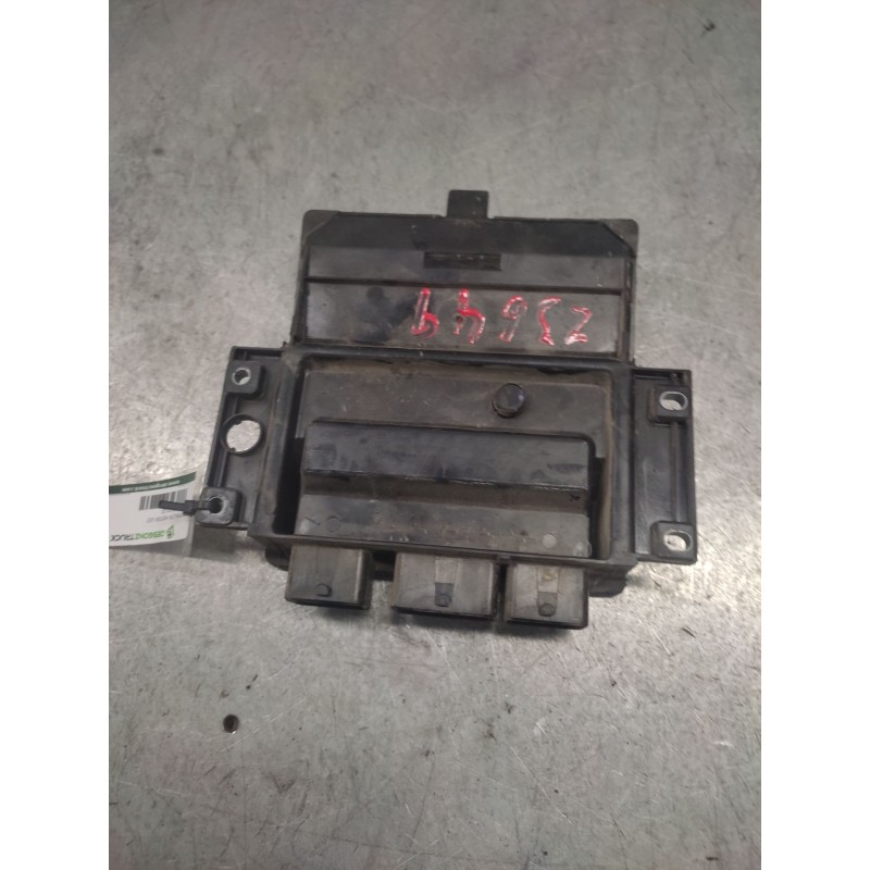 Recambio de centralita motor uce para renault clio iii authentique referencia OEM IAM 8200399038  8200513163 2