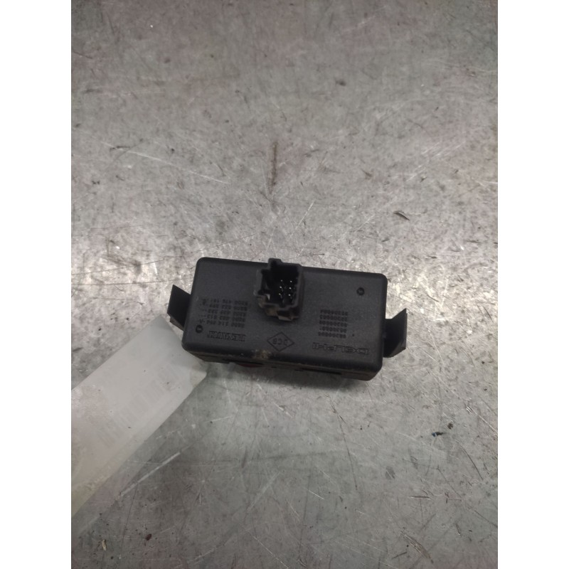Recambio de warning para renault clio iii authentique referencia OEM IAM 8200214896A  6 PINS 2
