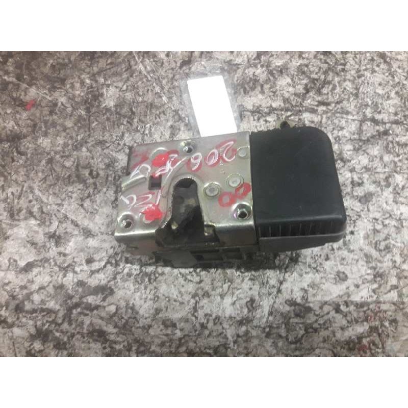 Recambio de cerradura puerta delantera izquierda para peugeot 206 berlina e-music referencia OEM IAM  6 PINS 