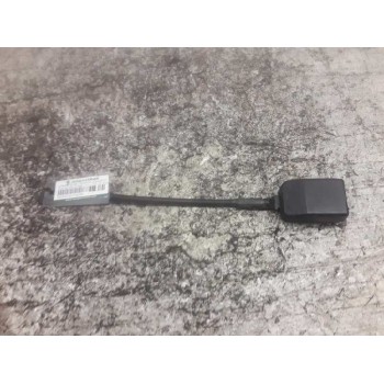 ENGANCHE DE CINTURON DELANTERO IZQUIERDO 