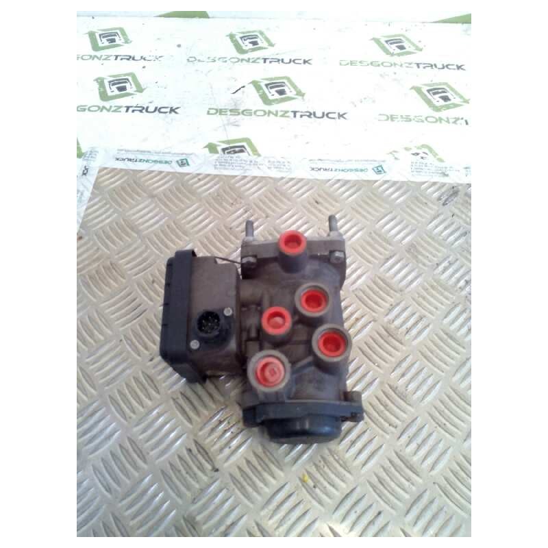 Recambio de valvula aire para renault premium route 2006 fas 4x2 larga distancia referencia OEM IAM 21122038 K020625 VALVULA EBS