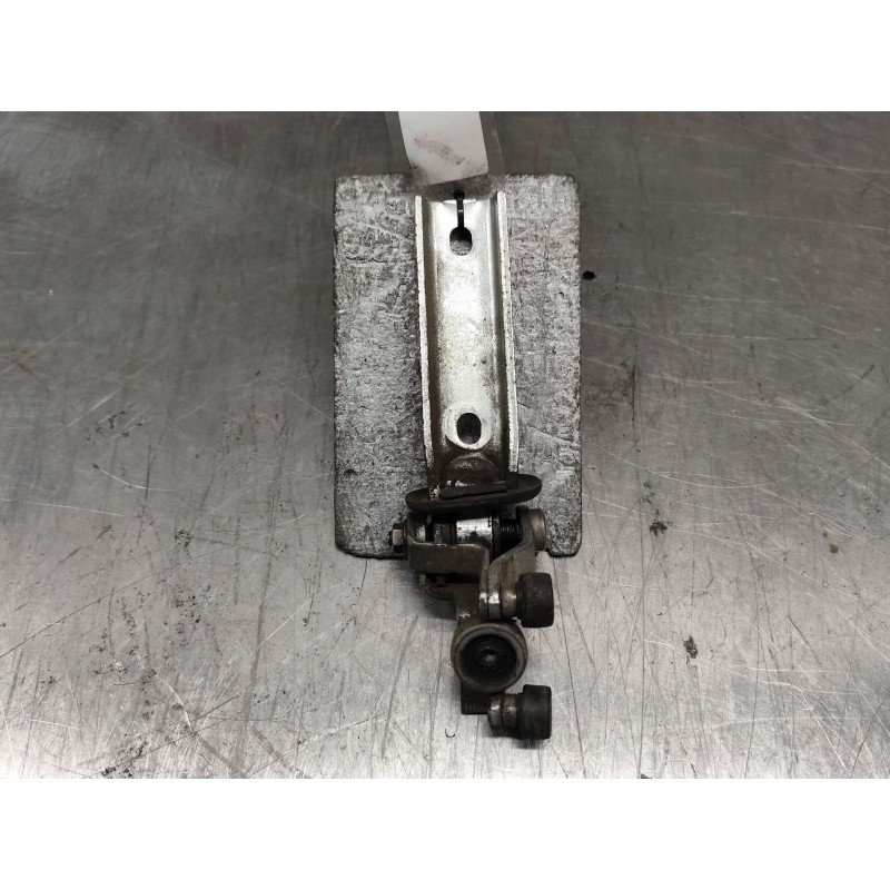 Recambio de bisagra puerta corredera para iveco daily config. paquetería cabina simple 35s... batalla 3750 referencia OEM IAM - Blanco 2