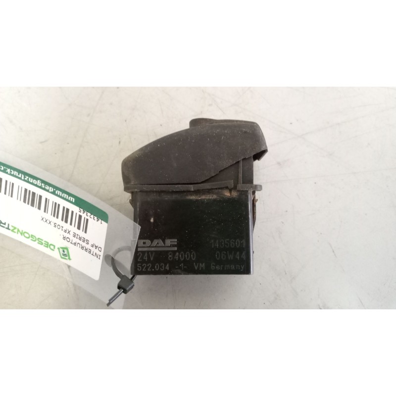 Recambio de interruptor para daf serie xf105.510 12.9 diesel referencia OEM IAM 1435601 - Blanco 2