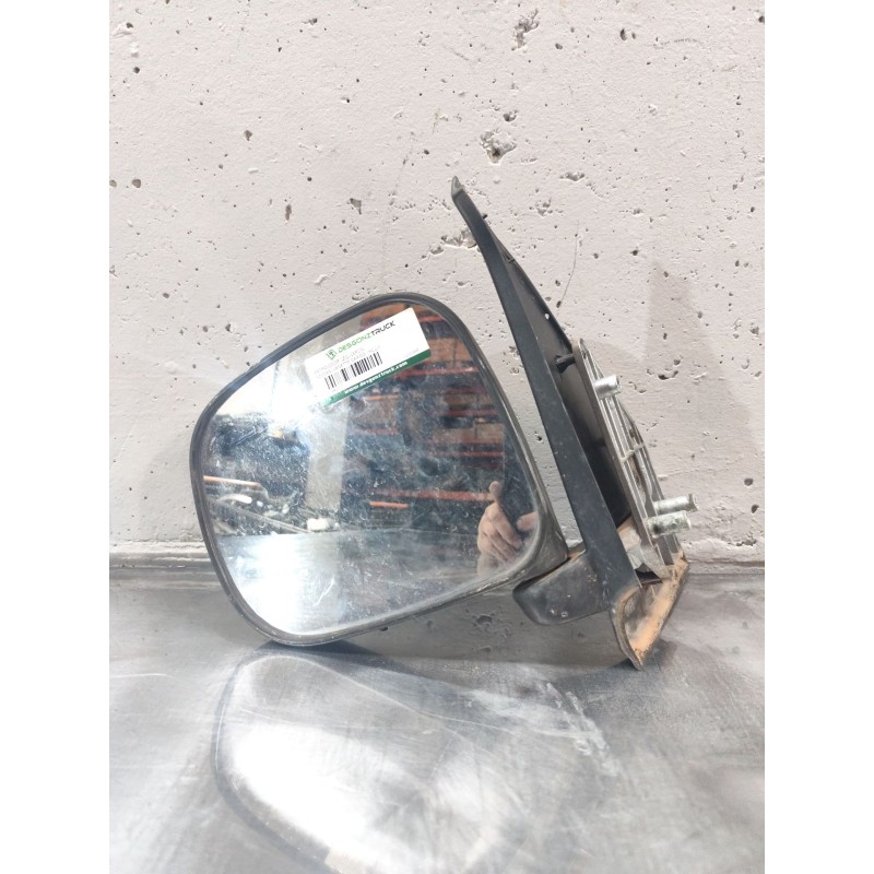 Recambio de retrovisor izquierdo para nissan vanette cargo (hc23) furg. referencia OEM IAM 020068  