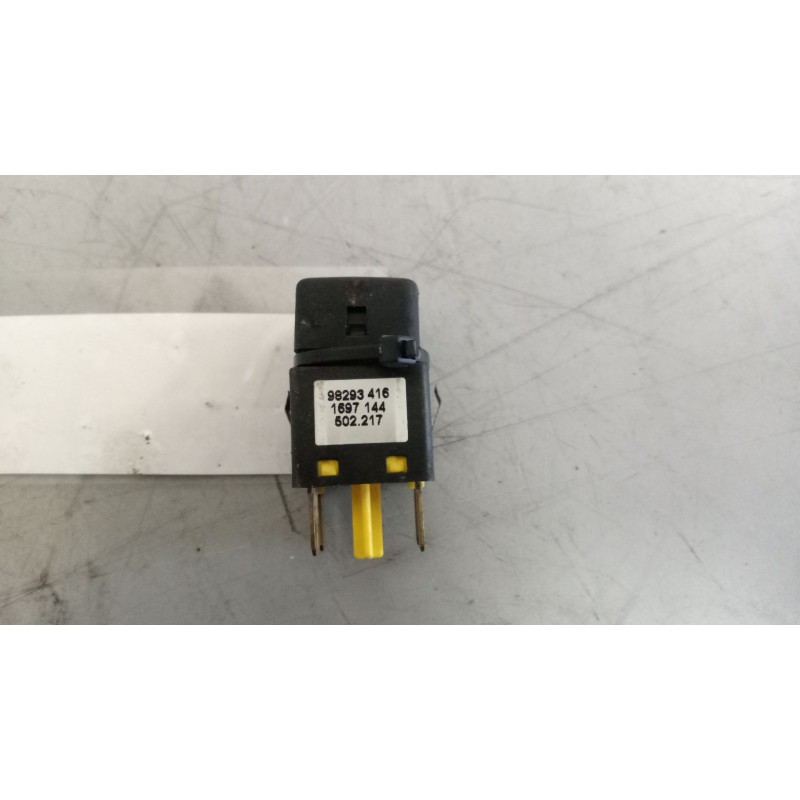 Recambio de interruptor para daf serie xf105.510 12.9 diesel referencia OEM IAM 1697144 - Blanco 2