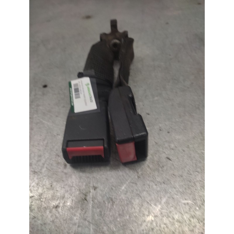 Recambio de enganche de cinturon trasero izquierdo para opel astra g berlina club referencia OEM IAM 90560663  