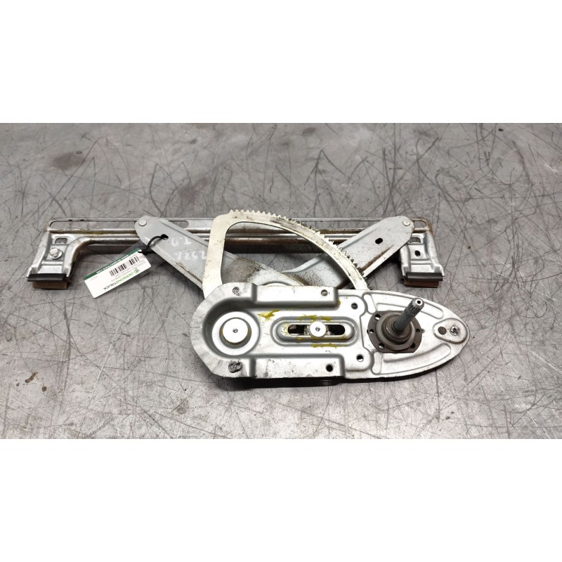 Recambio de elevalunas trasero derecho para ford focus berlina (cap) ambiente (d) referencia OEM IAM E521F  