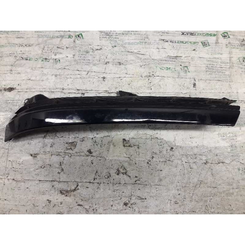 Recambio de molduras delanteras para opel zafira a blue line referencia OEM IAM 90580651 BAJO FARO IZQ 