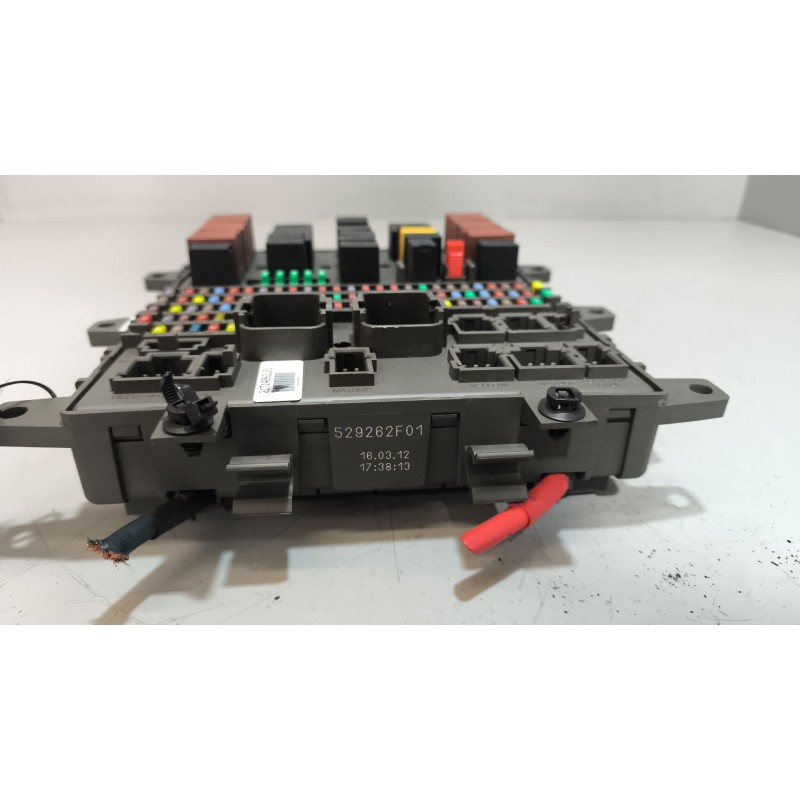 Recambio de caja reles / fusibles para renault magnum ab diesel referencia OEM IAM 21714062  