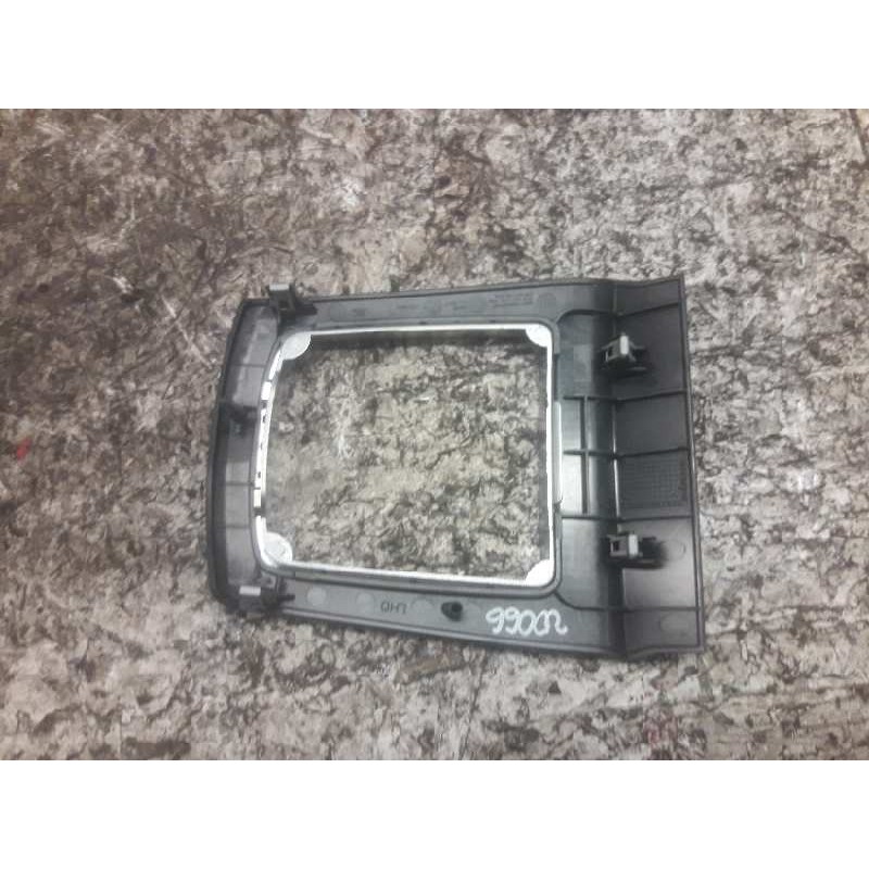 Recambio de guarnecidos palanca cambio para ford focus lim. (cb4) titanium referencia OEM IAM 4M51A044H83AD - Blanco 2