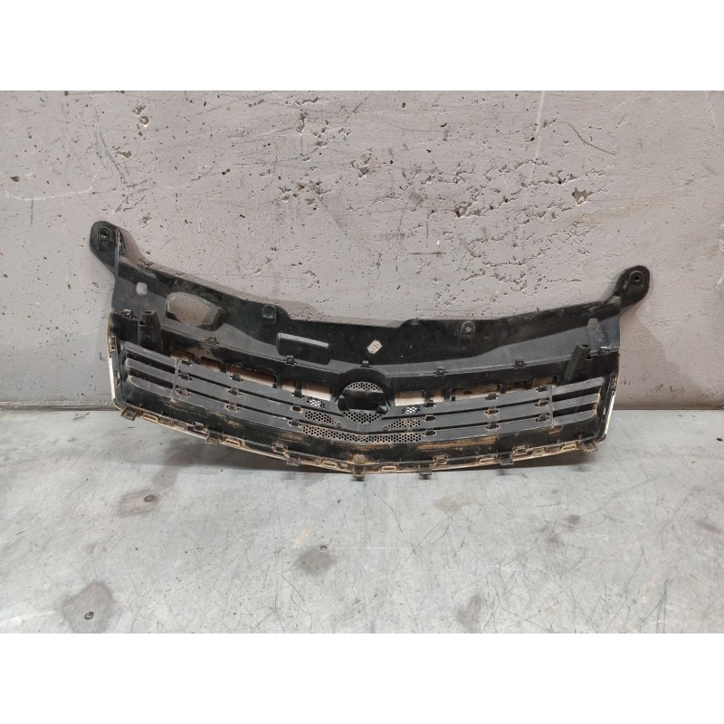 Recambio de rejilla delantera central para opel astra h ber. cosmo referencia OEM IAM - Blanco 2