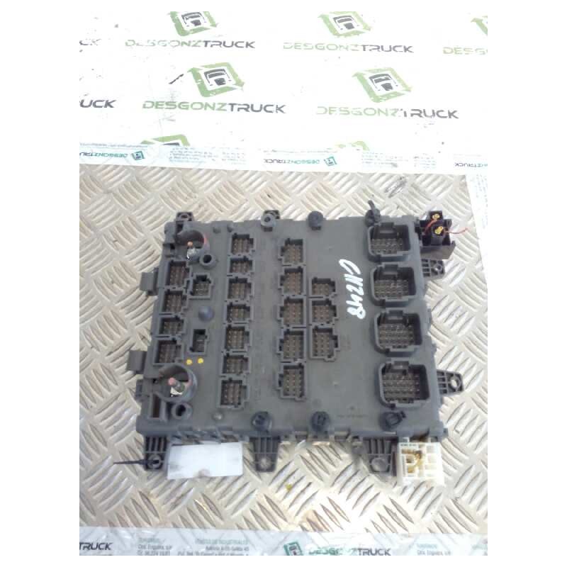 Recambio de caja reles / fusibles para renault premium route 2006 fas 4x2 larga distancia referencia OEM IAM 2171406201 529262F0 - Blanco 3