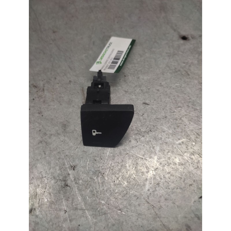 Recambio de mando cierre centralizado para peugeot 307 (s1) xr clim plus referencia OEM IAM  4 PINS 