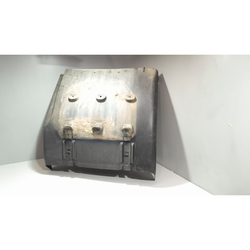 Recambio de guardabarros trasero izquierdo para scania r i r 440 referencia OEM IAM 1357600 DELANTERO 