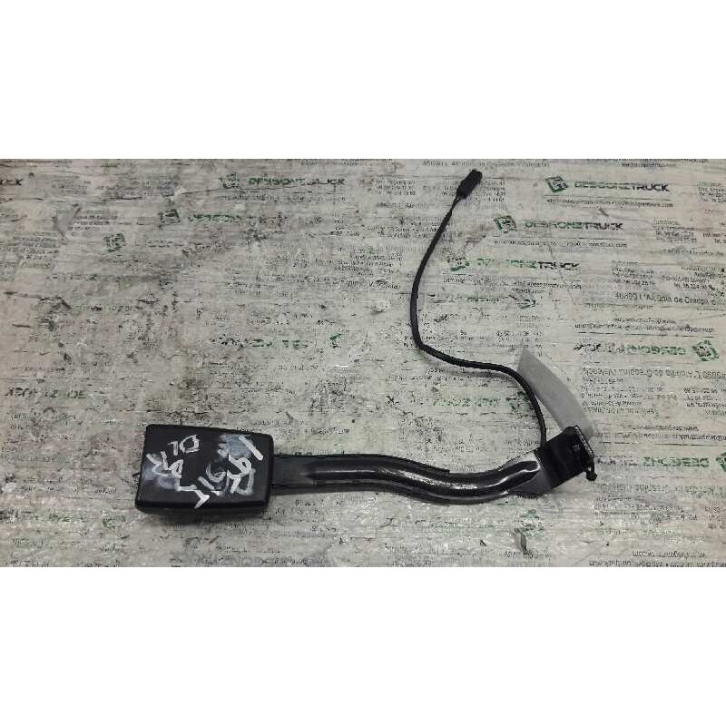 Recambio de enganche de cinturon delantero derecho para volkswagen passat berlina (3c2) advance referencia OEM IAM  DELANTERO 