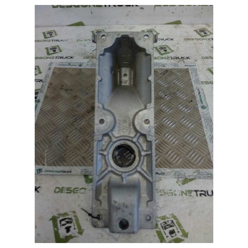 Recambio de soporte para renault premium route 2006 fas 4x2 larga distancia referencia OEM IAM 5010552371 - Blanco 2