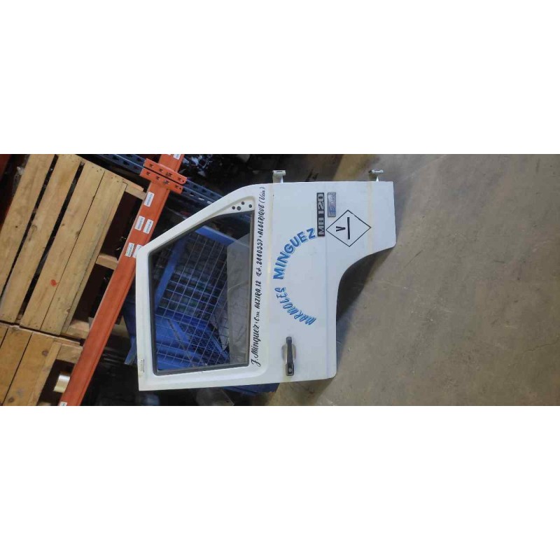 Recambio de puerta delantera derecha para mercedes-benz mb 100 d caja cerrada / combi 2.4 diesel referencia OEM IAM 2