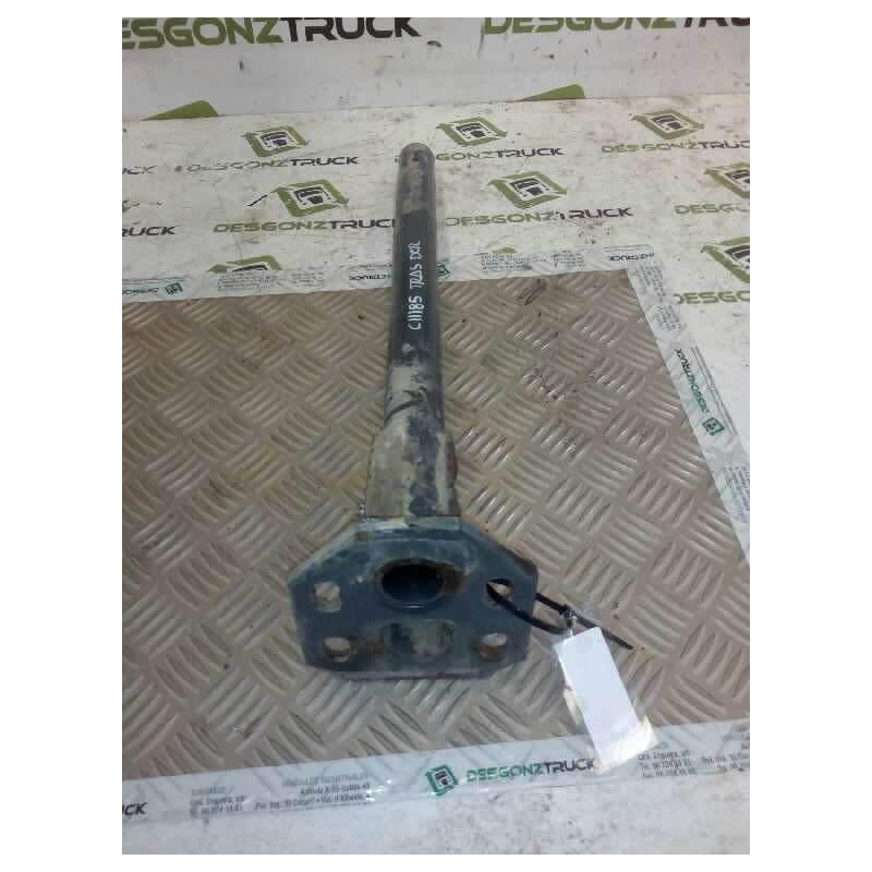 Recambio de soporte guardabarros trasero para renault premium route 2006 fas 4x2 larga distancia referencia OEM IAM DERECHO  