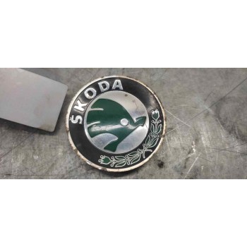 Recambio de tapacubos para skoda octavia berlina (1u2) referencia OEM IAM 1U0601149  
