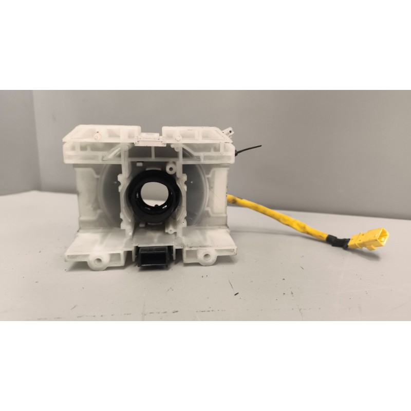 Recambio de anillo airbag para isuzu npr75-v referencia OEM IAM 6390Q621  