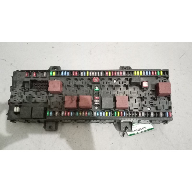 Recambio de caja reles / fusibles para volvo fm xxx 12.8 diesel referencia OEM IAM 22619989  
