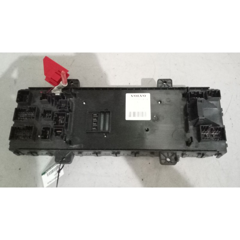 Recambio de caja reles / fusibles para volvo fm 460 12.8 diesel referencia OEM IAM 22619989 - Blanco 3