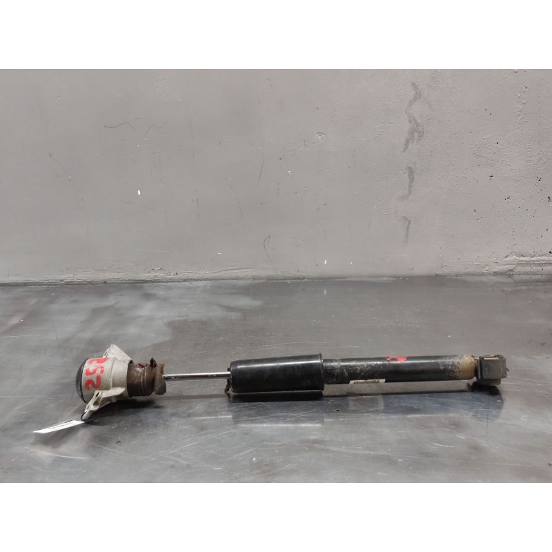 Recambio de amortiguador trasero derecho para audi a4 ber. (b8) básico referencia OEM IAM 8k0513035R  