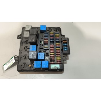 Recambio de caja reles / fusibles para daf serie lf45 desde 01 5.9 diesel referencia OEM IAM 5010516886  