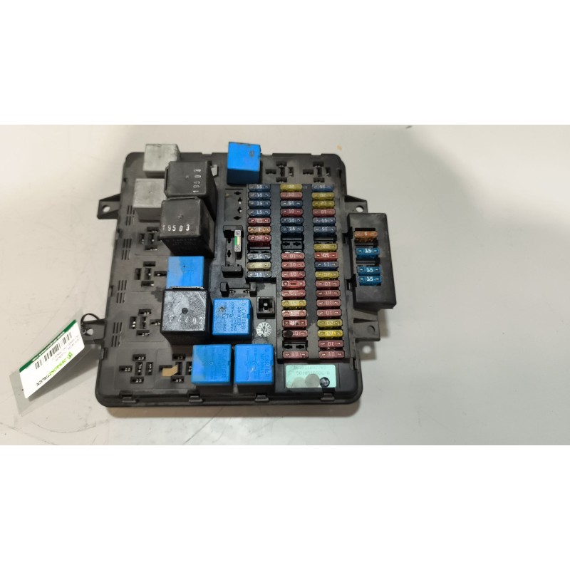 Recambio de caja reles / fusibles para daf serie lf45 desde 01 5.9 diesel referencia OEM IAM 5010516886  