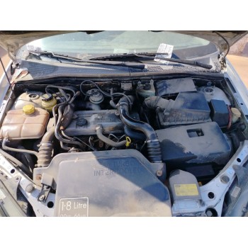 ford focus berlina (cak) del año 2000