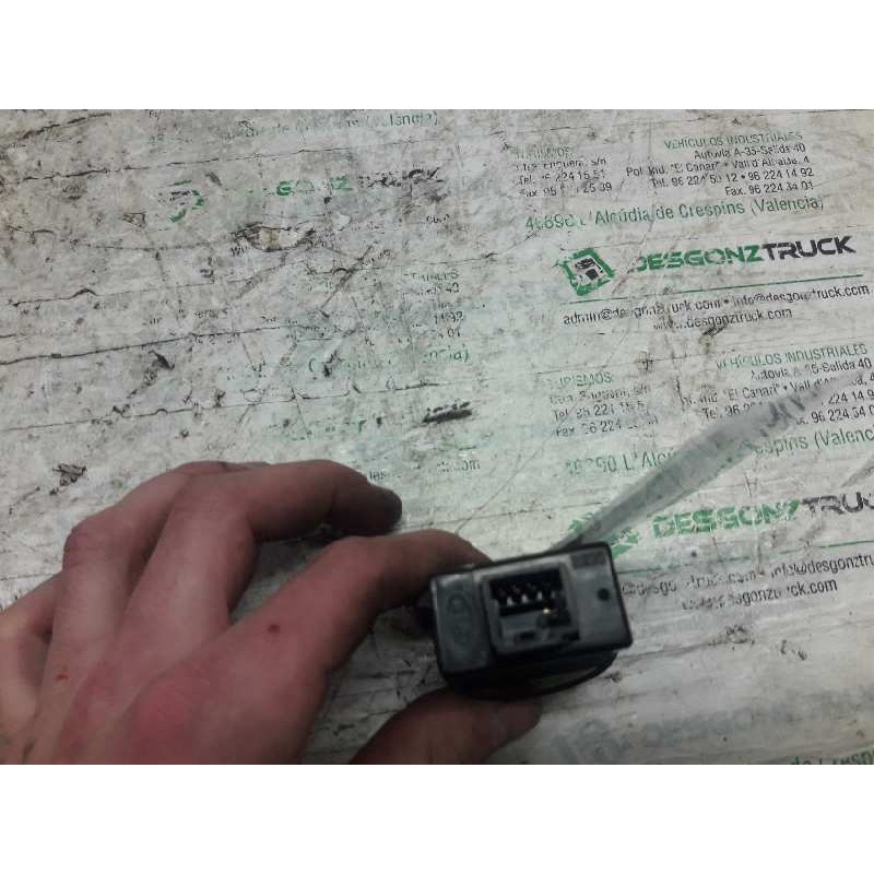 Recambio de boton regulacion de faros para kia carnival ii 2.9 cdri executive referencia OEM IAM 20208 - Negro 2
