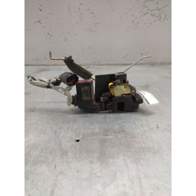 Recambio de cerradura puerta delantera derecha para kia carens 2.0 crdi ex monovolumen referencia OEM IAM 2
