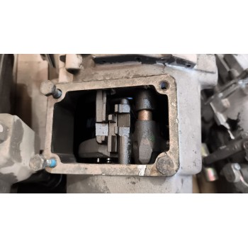 Recambio de caja cambios para nissan trucks l-60.09 referencia OEM IAM T5200  