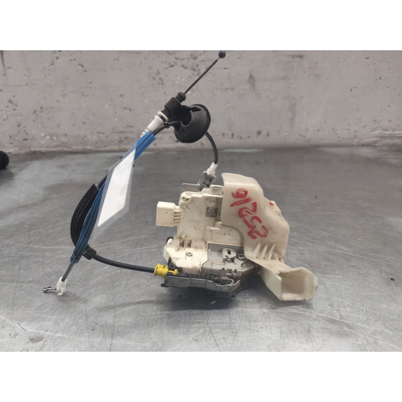 Recambio de cerradura puerta delantera izquierda para audi a4 ber. (b8) básico referencia OEM IAM 8J1837015A  