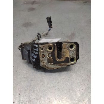 Recambio de cerradura puerta trasera derecha para kia carens 2.0 crdi ex monovolumen referencia OEM IAM   