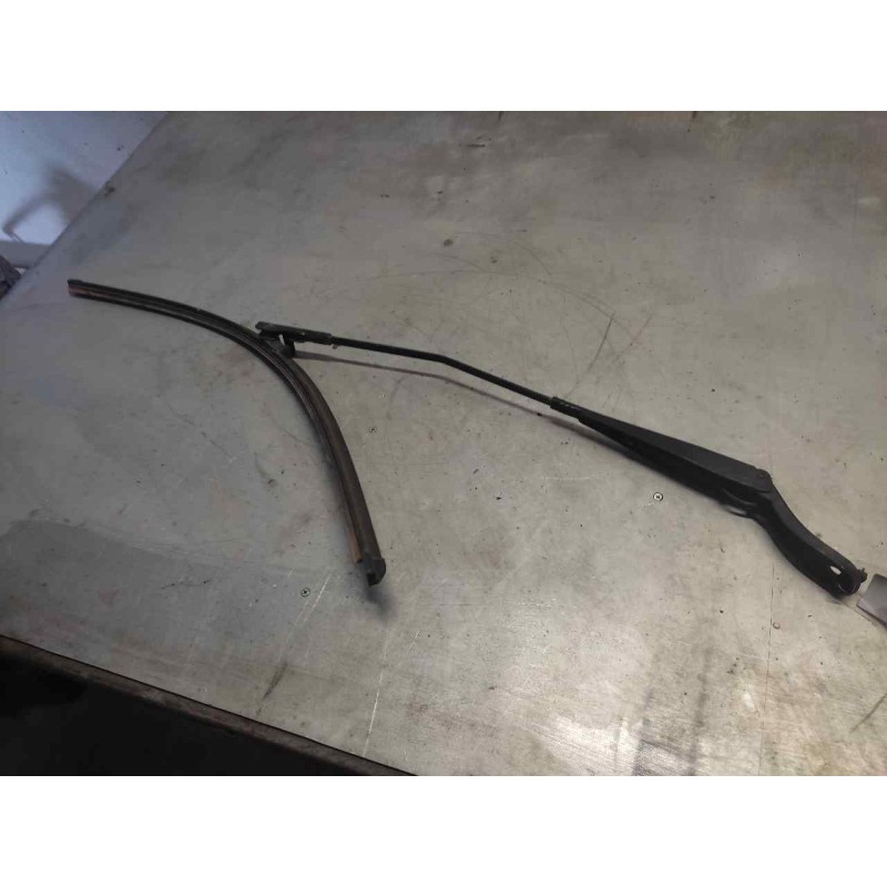 Recambio de brazo limpia delantero izquierdo para peugeot 207 x-line referencia OEM IAM - Negro 2