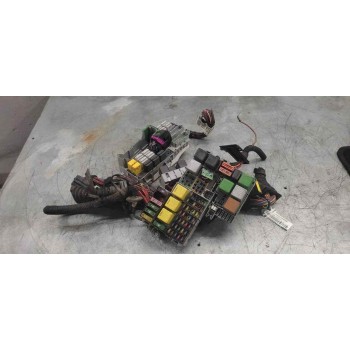 CAJA RELES / FUSIBLES 13109962 