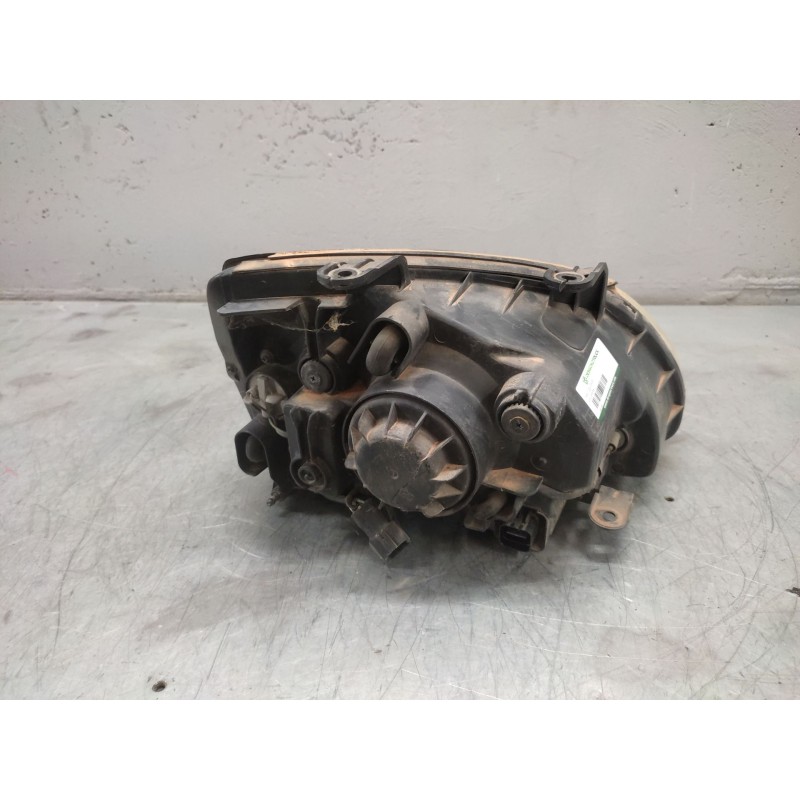 Recambio de faro izquierdo para kia carens 2.0 crdi ex monovolumen referencia OEM IAM 2