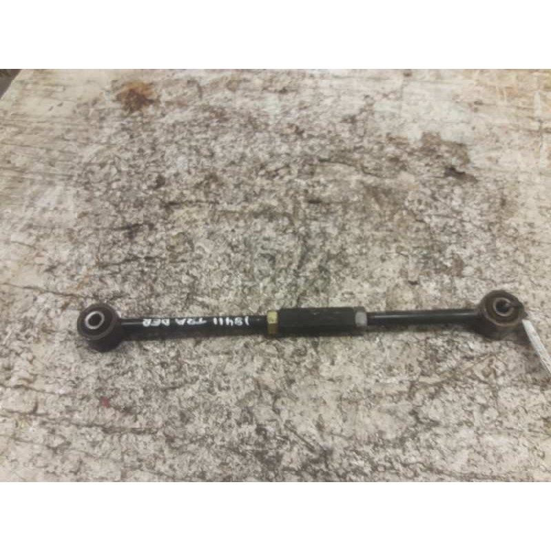 Recambio de tirante trasero derecho para kia shuma ii 1.6 ls berlina portón referencia OEM IAM  INFERIOR 