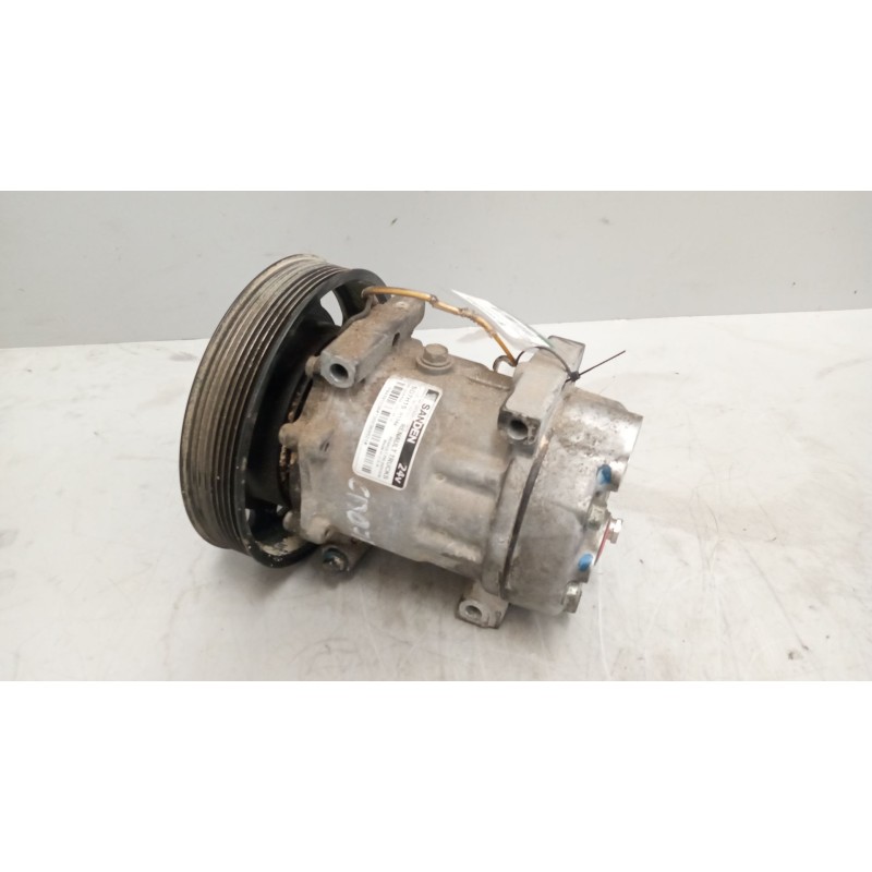 Recambio de compresor aire acondicionado para renault serie t 12.8 diesel referencia OEM IAM 84591036 - Blanco 5