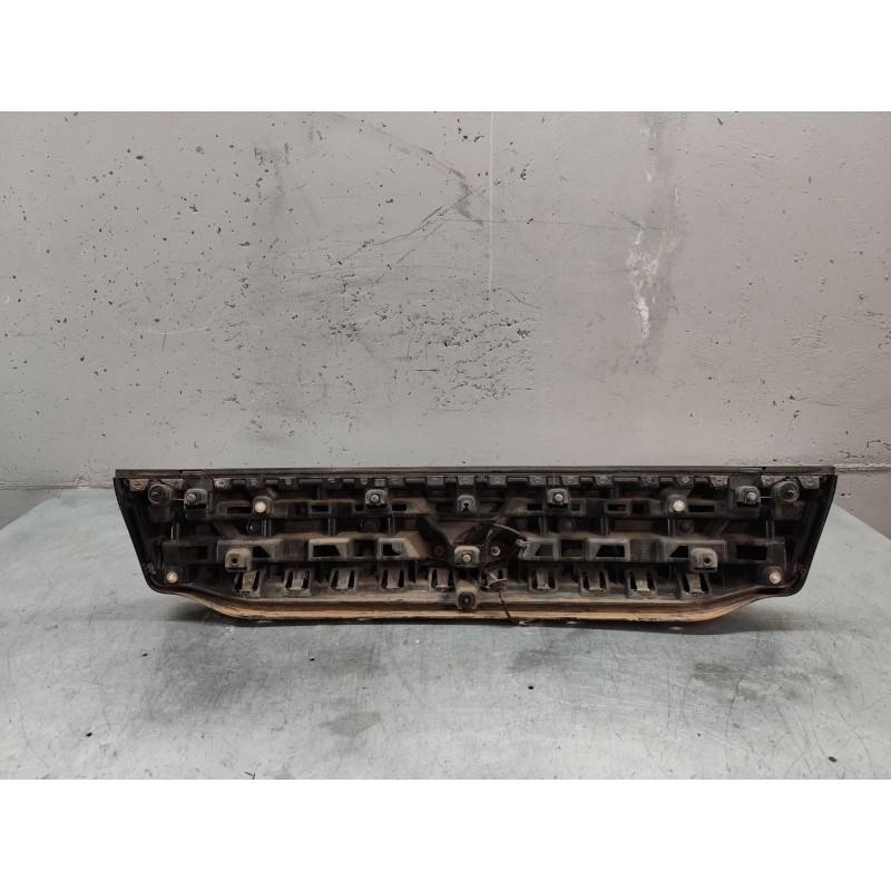 Recambio de molduras traseras para citroën c4 berlina cool referencia OEM IAM 2