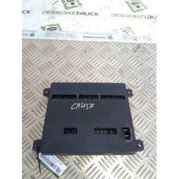 Recambio de caja reles / fusibles para nissan trade 100 3.0 turbodiesel referencia OEM IAM 24063G4900  