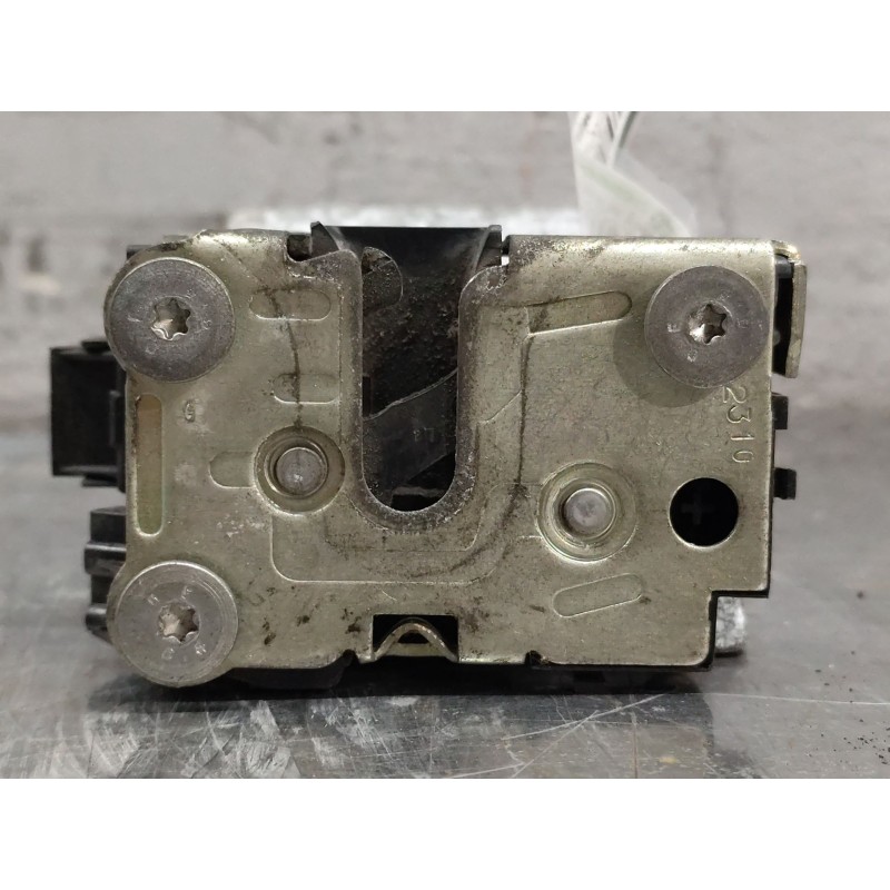 Recambio de cerradura puerta delantera derecha para iveco daily config. paquetería cabina simple 35s... batalla 3750 referencia - Blanco